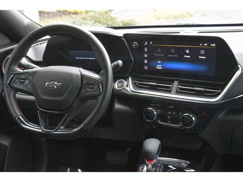 Used 2024 Chevrolet Trax RS w/ Driver Confidence Package image 16