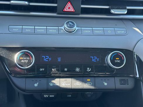 Used 2023 Hyundai Elantra SEL w/ Convenience Package image 22