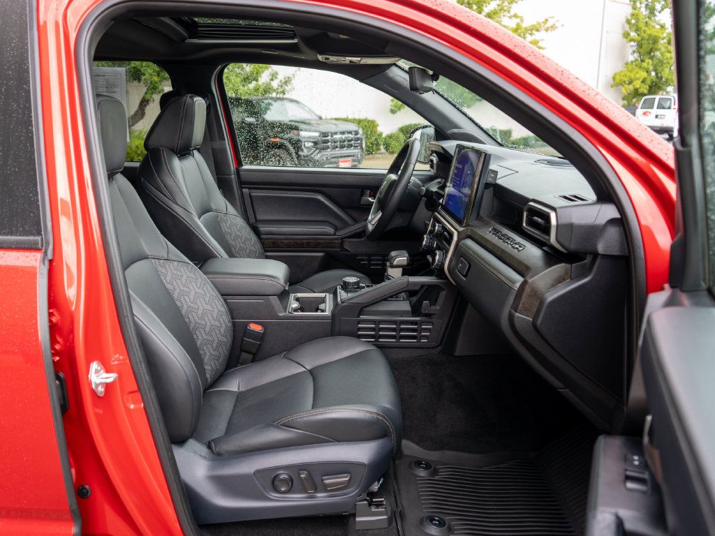 Used 2024 Toyota Tacoma Limited AWD/4WD image 10