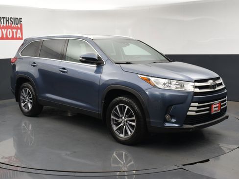 Used 2019 Toyota Highlander XLE image 6