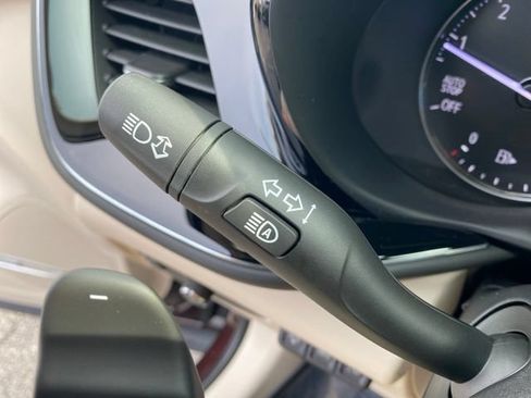 Used 2023 Buick Envision Avenir AWD/4WD image 23