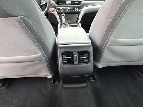 Used 2020 Honda Accord EX image 21