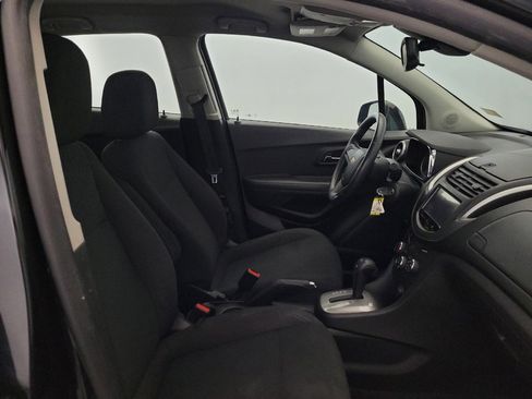 Used 2016 Chevrolet Trax LS AWD/4WD image 21