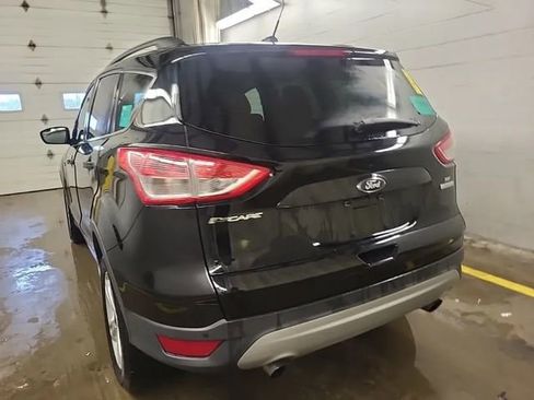 Used 2016 Ford Escape SE w/ Equipment Group 201A image 2