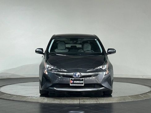 Used 2018 Toyota Prius Four FWD image 3