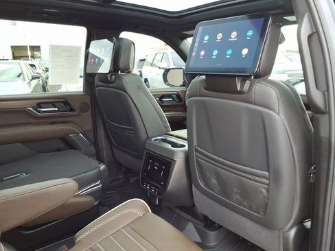 Used 2025 GMC Yukon Denali Ultimate AWD/4WD image 22