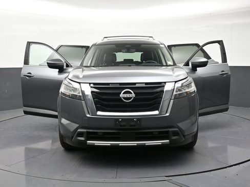 Used 2024 Nissan Pathfinder SL AWD/4WD image 37