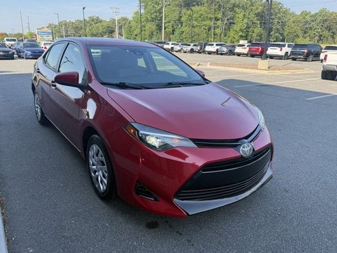 Used 2018 Toyota Corolla LE FWD image 8
