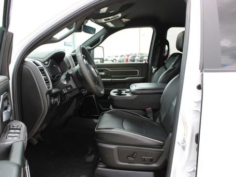Used 2026 RAM 2500 Laramie AWD/4WD image 15