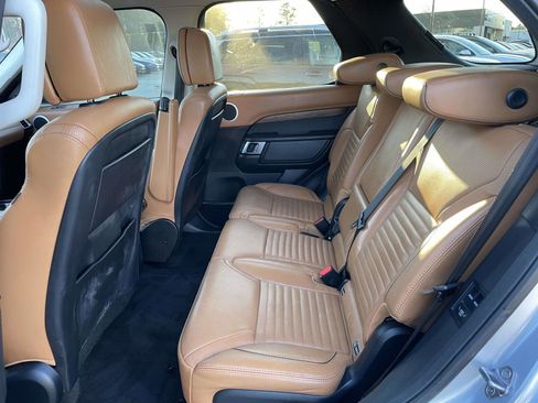 Used 2017 Land Rover Discovery HSE Luxury image 9