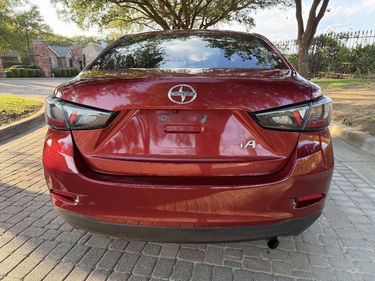 Used 2016 Scion iA FWD image 4