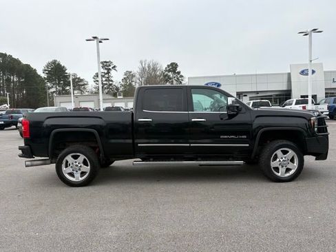 Used 2015 GMC Sierra 2500 Denali image 3