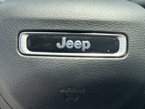 Used 2022 Jeep Compass Latitude w/ Sun and Sound Group AWD/4WD image 22