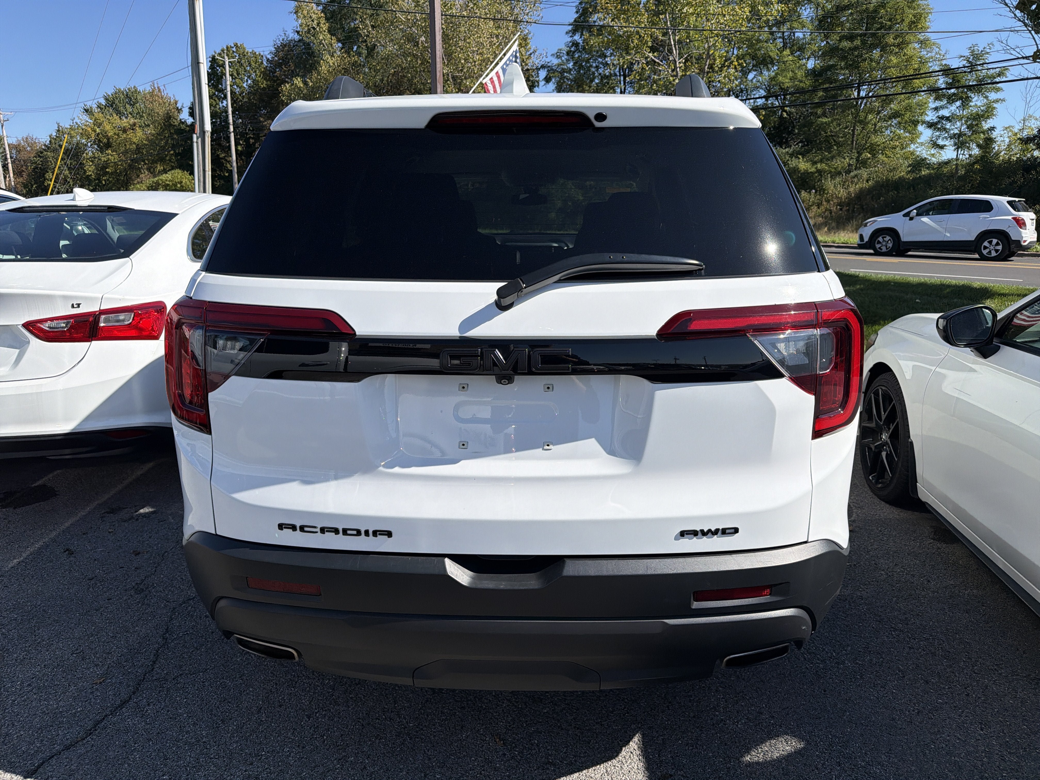 Used 2023 GMC Acadia SLE w/ Driver Convenience Package AWD/4WD image 6