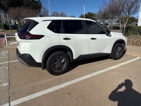 Certified 2023 Nissan Rogue S image 3