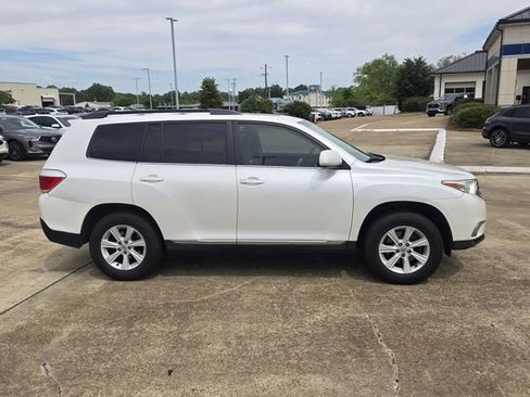 Used 2012 Toyota Highlander SE w/ Tow Pkg image 14