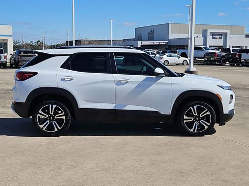 Used 2023 Chevrolet TrailBlazer LT w/ Convenience Package image 2