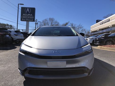 Used 2023 Toyota Prius XLE image 8