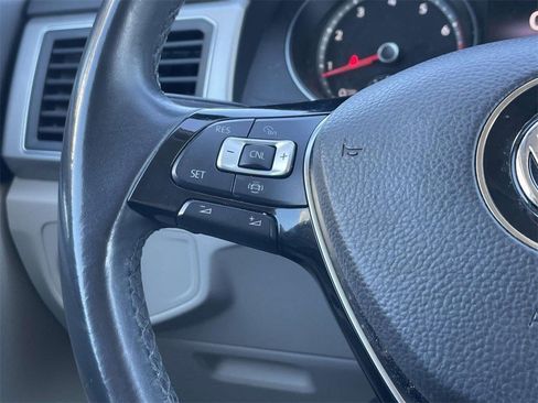 Used 2019 Volkswagen Atlas SE w/ Towing Package image 25