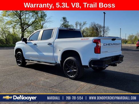Used 2021 Chevrolet Silverado 1500 LT Trail Boss w/ Bed Protection Package AWD/4WD image 4