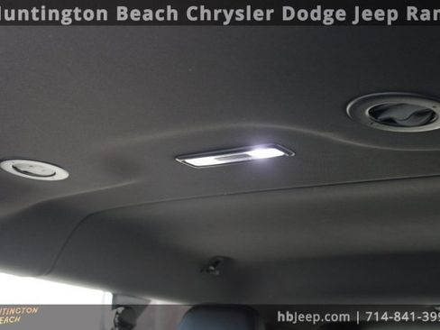 Used 2024 Chevrolet Suburban LT image 36