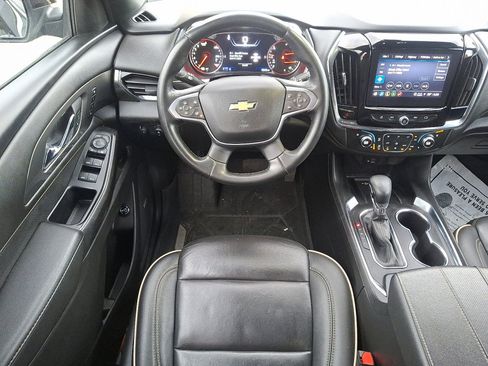Used 2023 Chevrolet Traverse Premier image 11