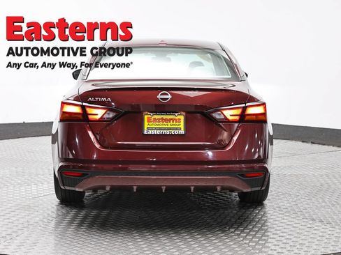 Used 2025 Nissan Altima 2.5 SV FWD image 6