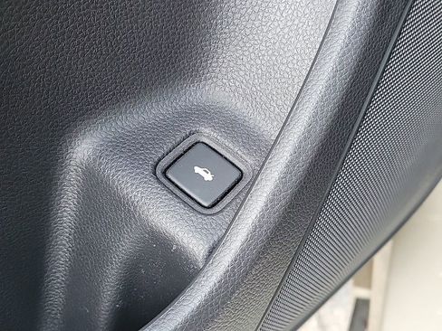 Used 2018 Honda Accord Touring image 26