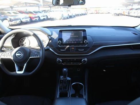 Used 2023 Nissan Altima 2.5 SV image 17