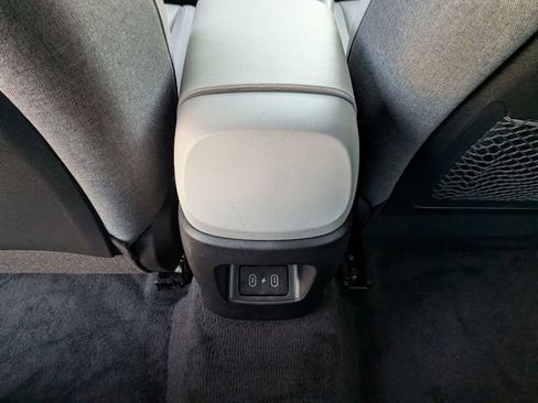 Used 2025 Hyundai Elantra Limited FWD image 28