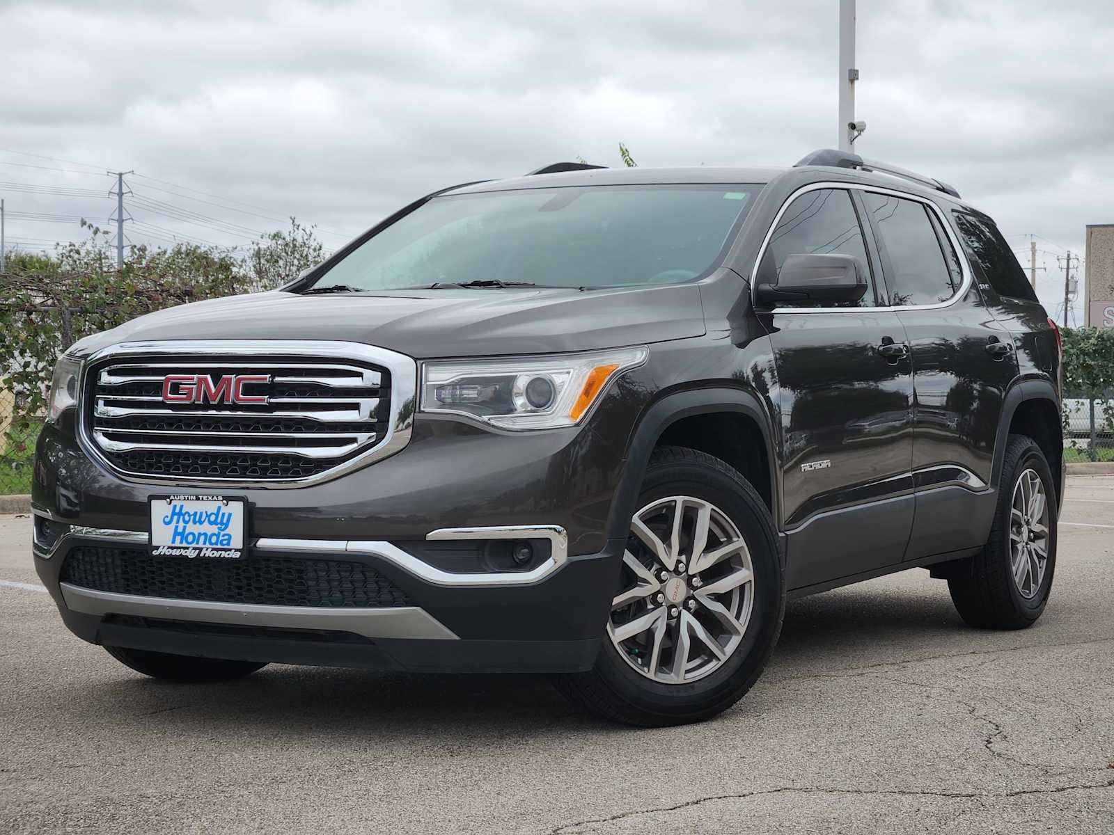 Used 2019 GMC Acadia SLE w/ Driver Alert Package I FWD image 1
