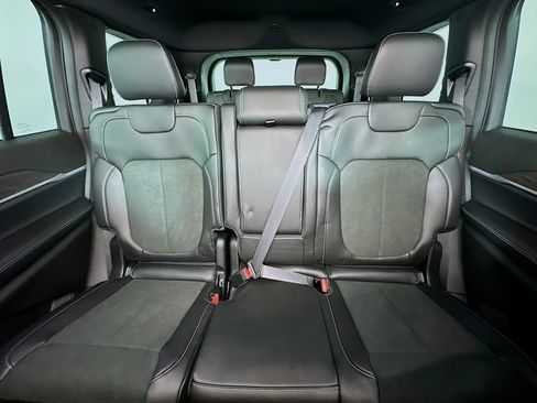New 2026 Jeep Grand Cherokee L 4WD image 10