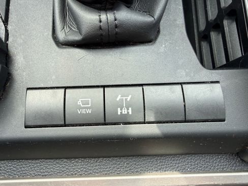 Used 2025 Toyota 4Runner TRD Off-Road Premium image 27