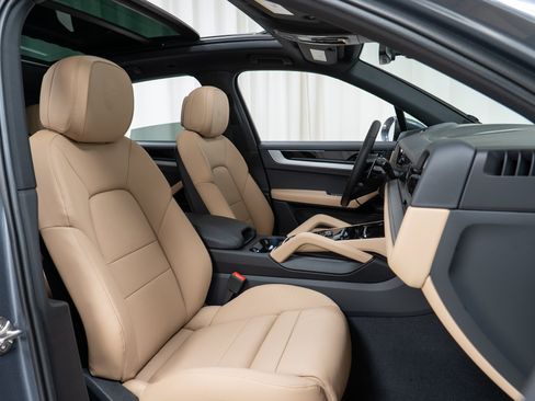 New 2026 Porsche Cayenne AWD/4WD image 26