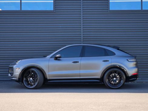 Certified 2025 Porsche Cayenne GTS AWD/4WD image 2