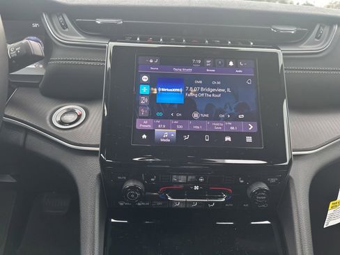 New 2025 Jeep Grand Cherokee Altitude image 16