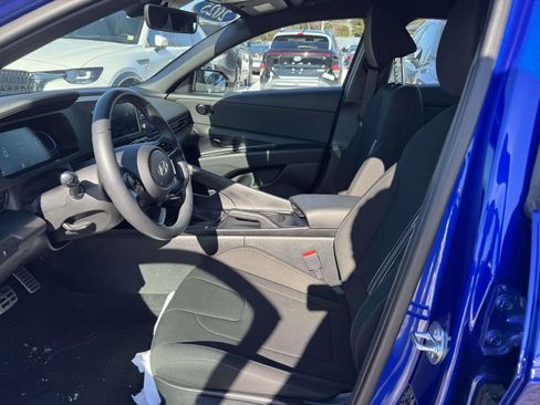 Certified 2025 Hyundai Elantra Sport image 11