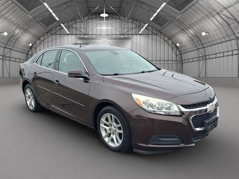 Used 2015 Chevrolet Malibu LT w/ Power Convenience Package FWD image 7