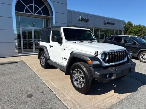 Certified 2026 Jeep Wrangler Sport AWD/4WD image 10