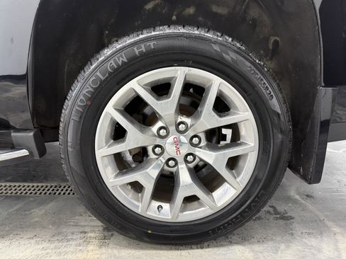 Used 2018 GMC Yukon SLT image 29