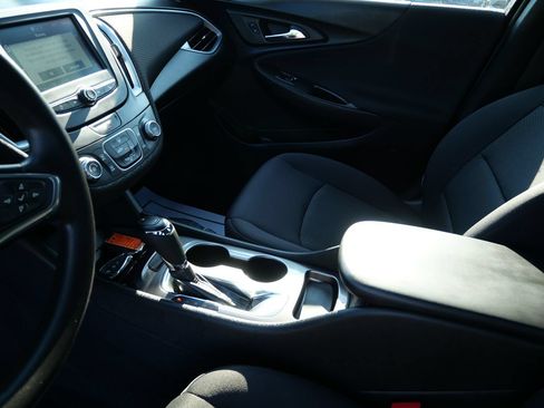 Used 2017 Chevrolet Malibu LS FWD image 14