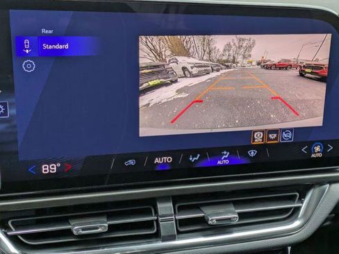 New 2026 Chevrolet Equinox EV LT image 18