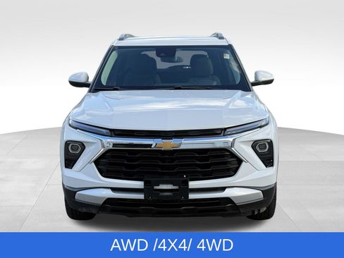 Used 2025 Chevrolet TrailBlazer LT AWD/4WD image 12