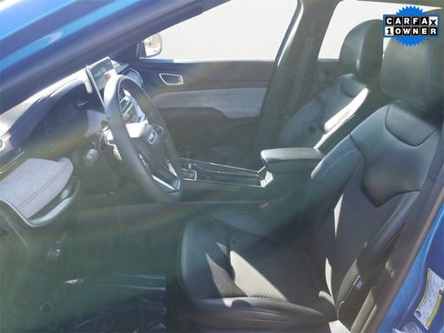 Used 2024 Jeep Compass Latitude image 9