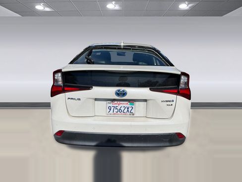 Used 2020 Toyota Prius XLE w/ Premium Convenience Package FWD image 5