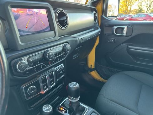 Used 2020 Jeep Wrangler Sport AWD/4WD image 31