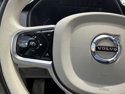 Certified 2024 Volvo XC90 T8 Plus AWD/4WD image 30