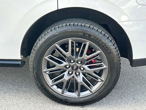 Used 2025 Ford Expedition Platinum w/ Stealth Performance Package image 12