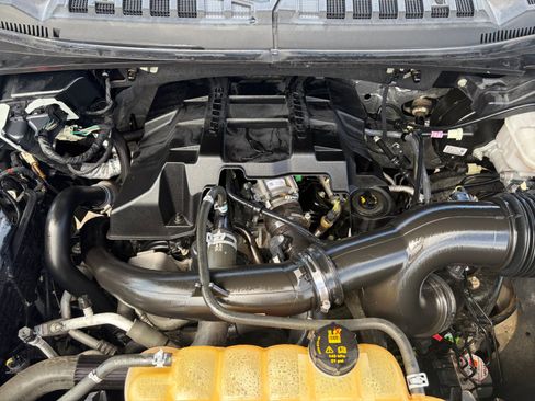 Used 2018 Ford F150 XLT w/ Equipment Group 302A Luxury AWD/4WD image 32