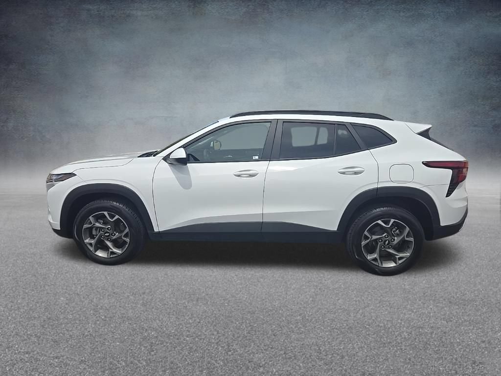 Certified 2025 Chevrolet Trax LT FWD image 7
